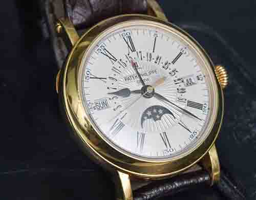 宝珀手表表蒙划痕维修价格费用需要多少钱？