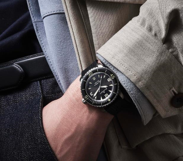 宝珀手表机芯里面有划痕处理技巧是什么