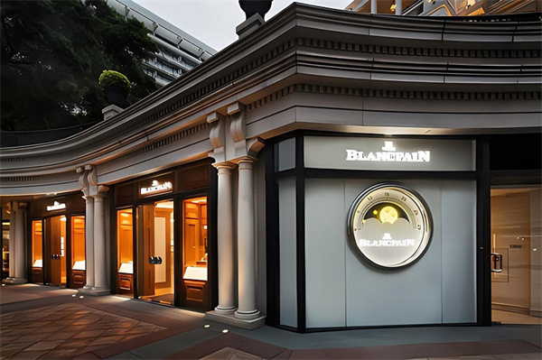 宝珀表把怎么拔出来